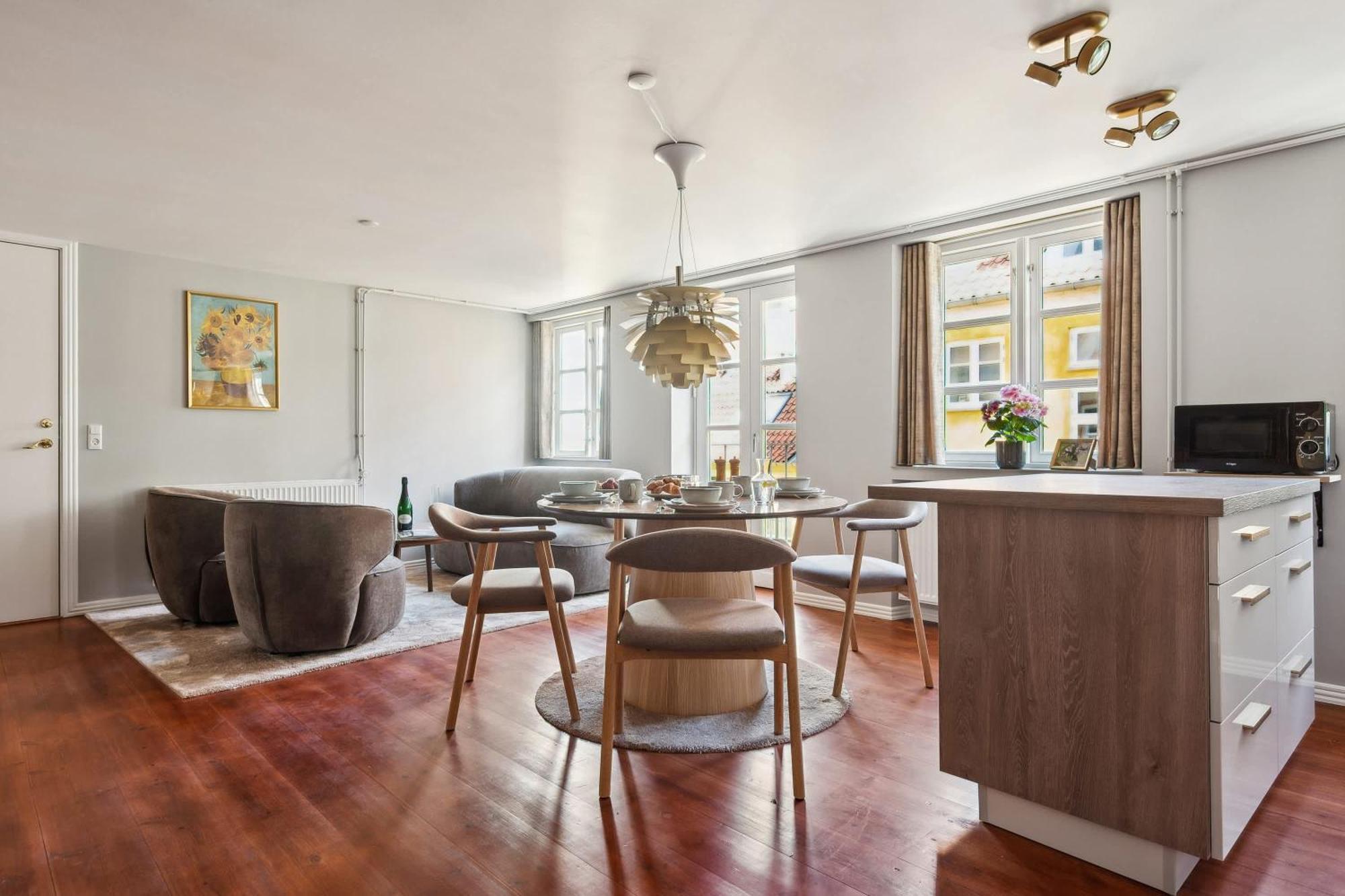- Steps From Tivoli & Nyhavn *